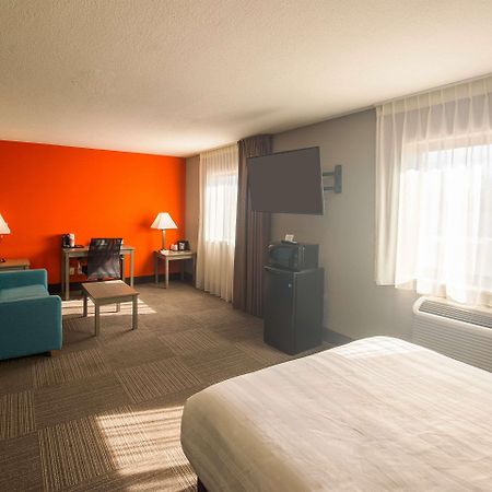 Quality Inn & Suites Hammond Near I-8090 Bagian luar foto