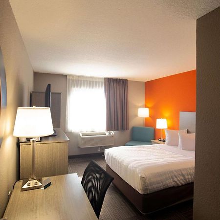 Quality Inn & Suites Hammond Near I-8090 Bagian luar foto