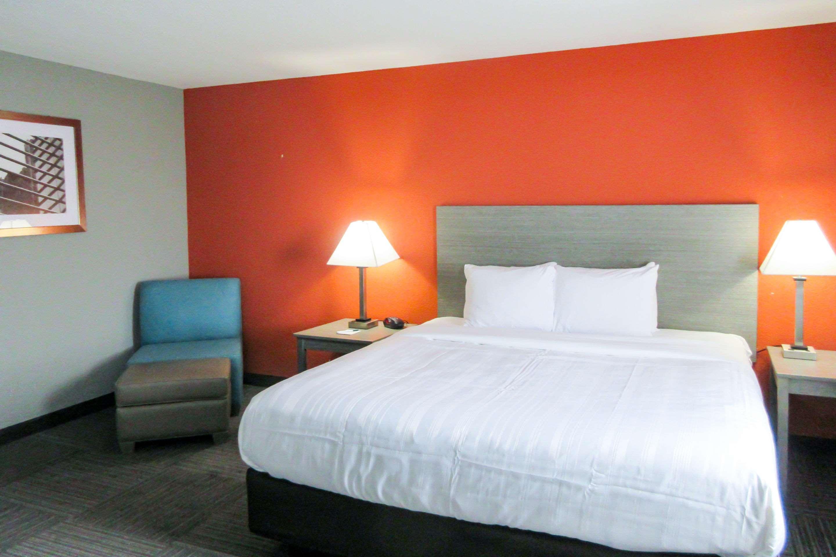 Quality Inn & Suites Hammond Near I-8090 Bagian luar foto