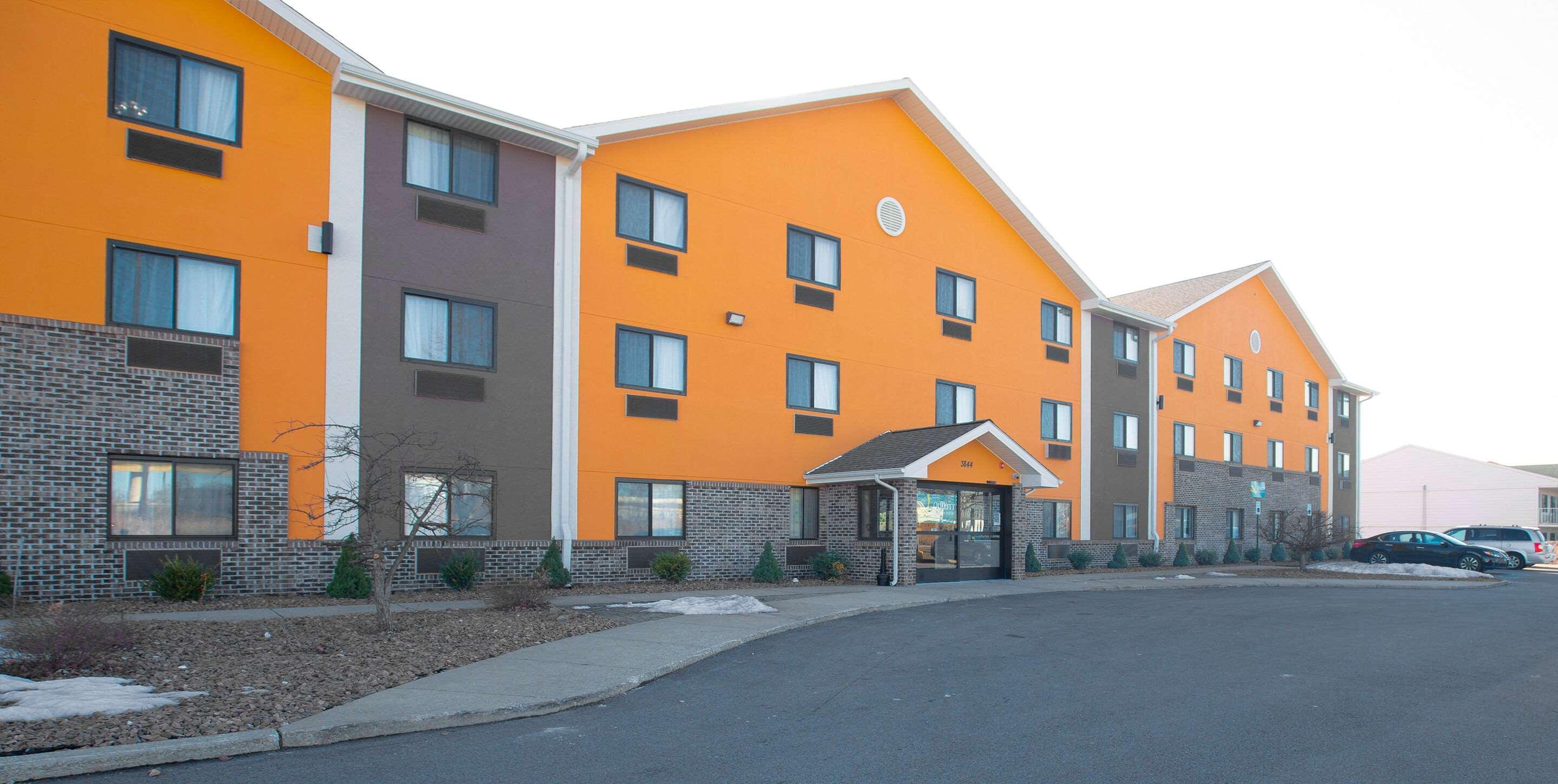 Quality Inn & Suites Hammond Near I-8090 Bagian luar foto