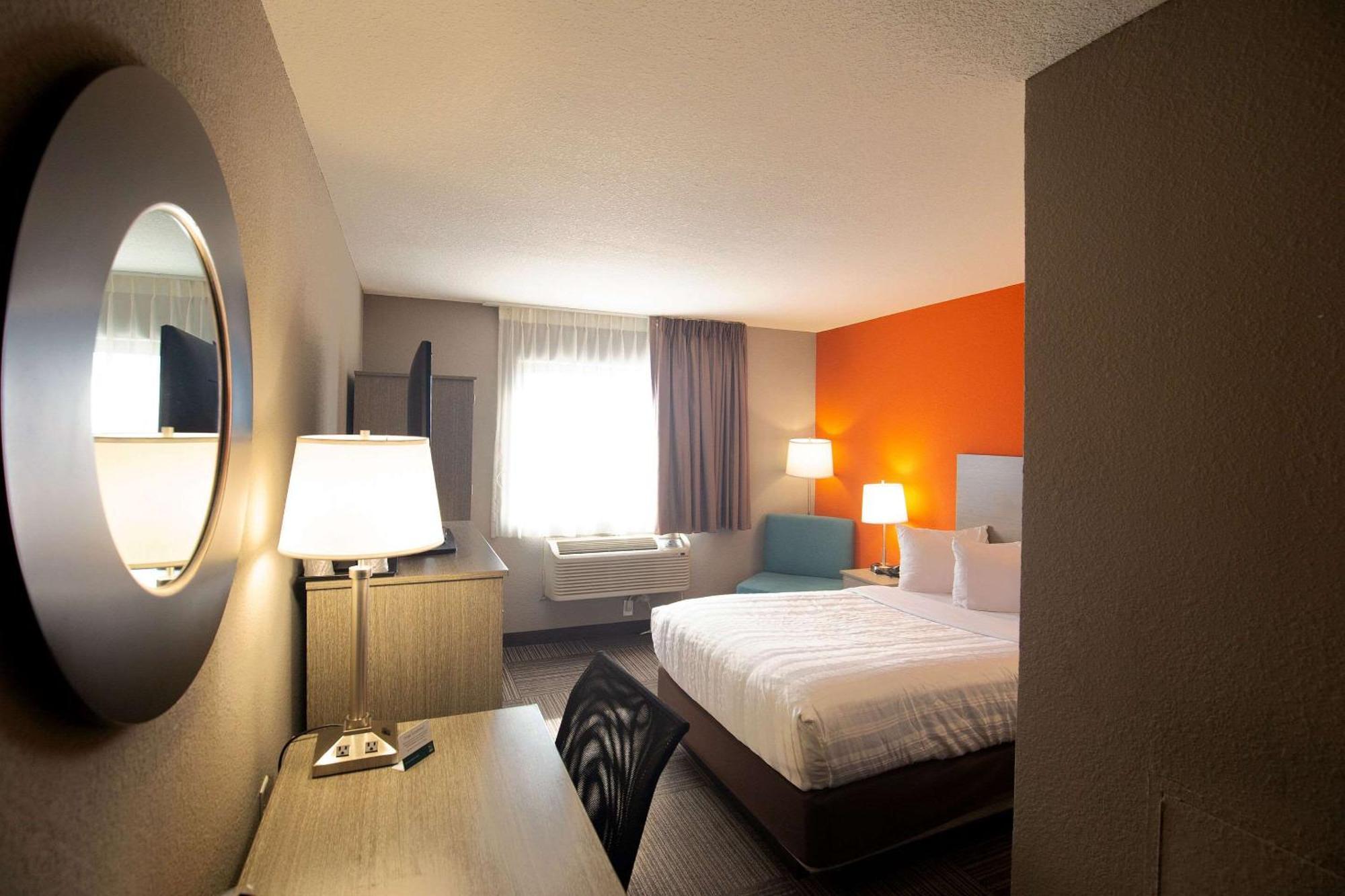 Quality Inn & Suites Hammond Near I-8090 Bagian luar foto